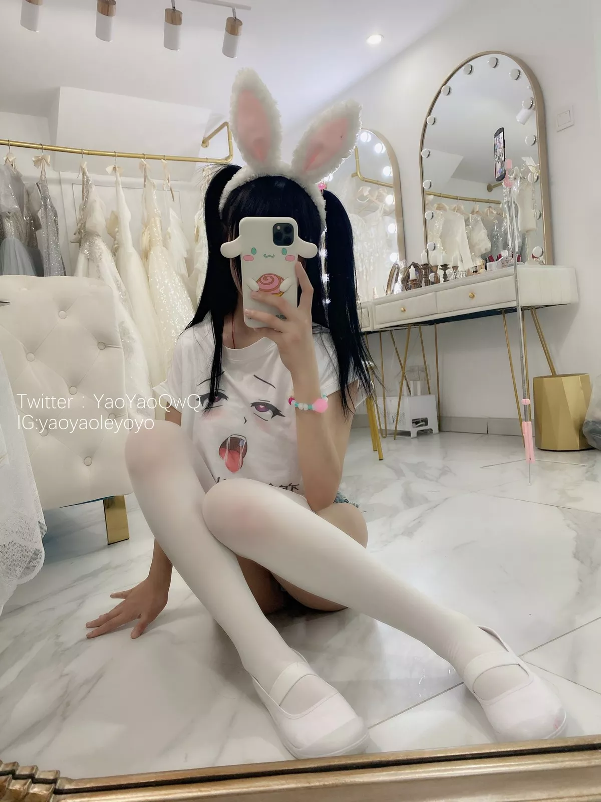 网络美女软妹摇摇乐一只小兔子主题私房两套性感兔女郎服饰秀翘臀美腿诱惑写真94P