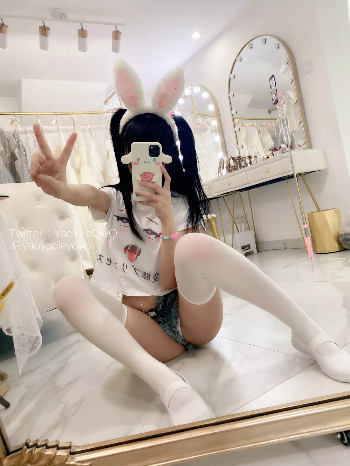 网络美女软妹摇摇乐一只小兔子主题私房两套性感兔女郎服饰秀翘臀美腿诱惑写真94P