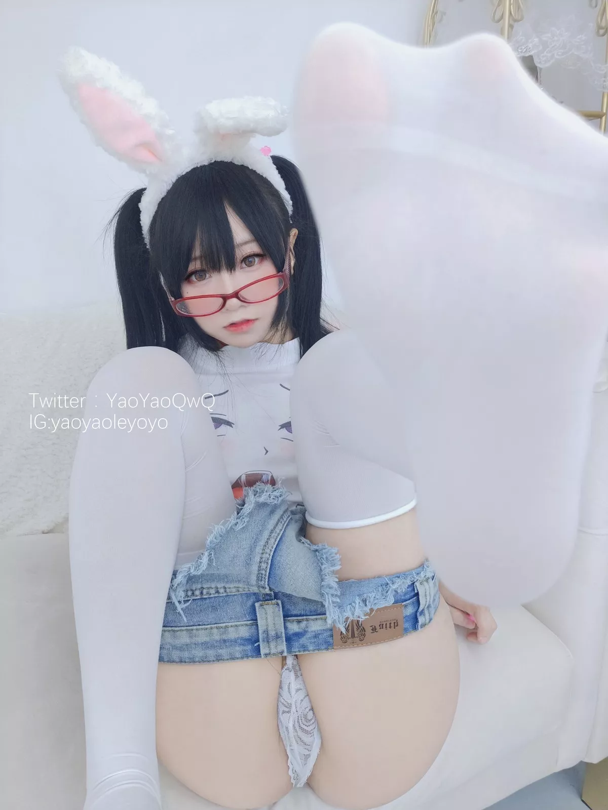网络美女软妹摇摇乐一只小兔子主题私房两套性感兔女郎服饰秀翘臀美腿诱惑写真94P