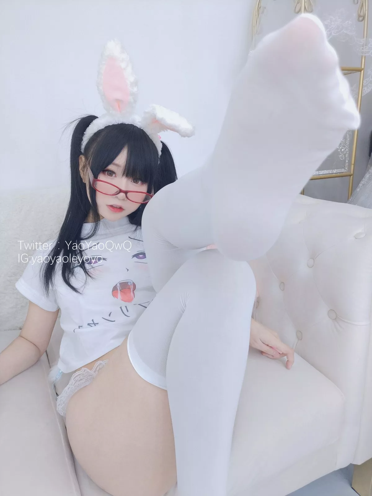 网络美女软妹摇摇乐一只小兔子主题私房两套性感兔女郎服饰秀翘臀美腿诱惑写真94P