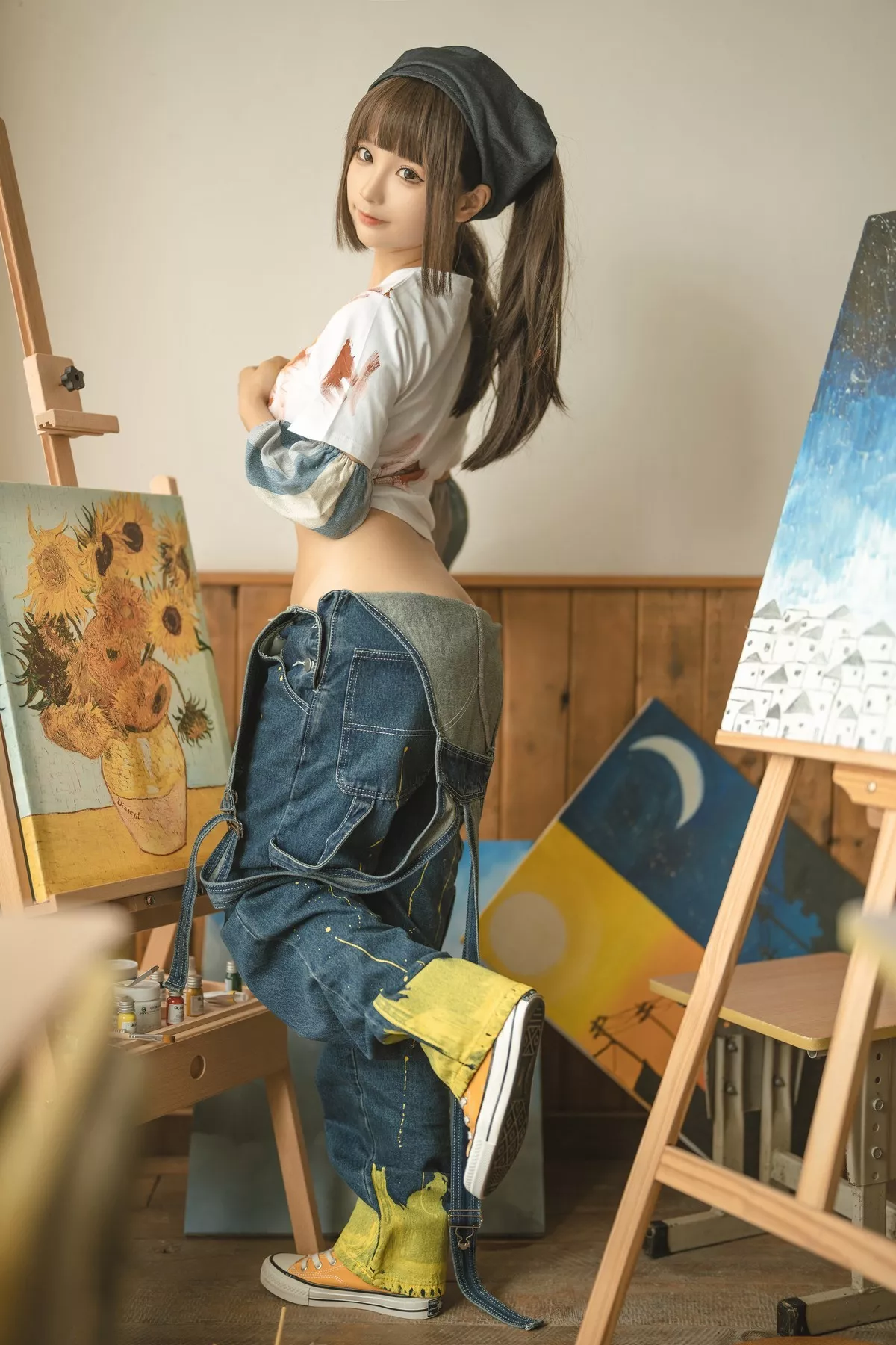 动漫博主蠢沫沫画室主题性感白T配背带牛仔裤半脱露傲人豪乳遮点诱惑写真110P