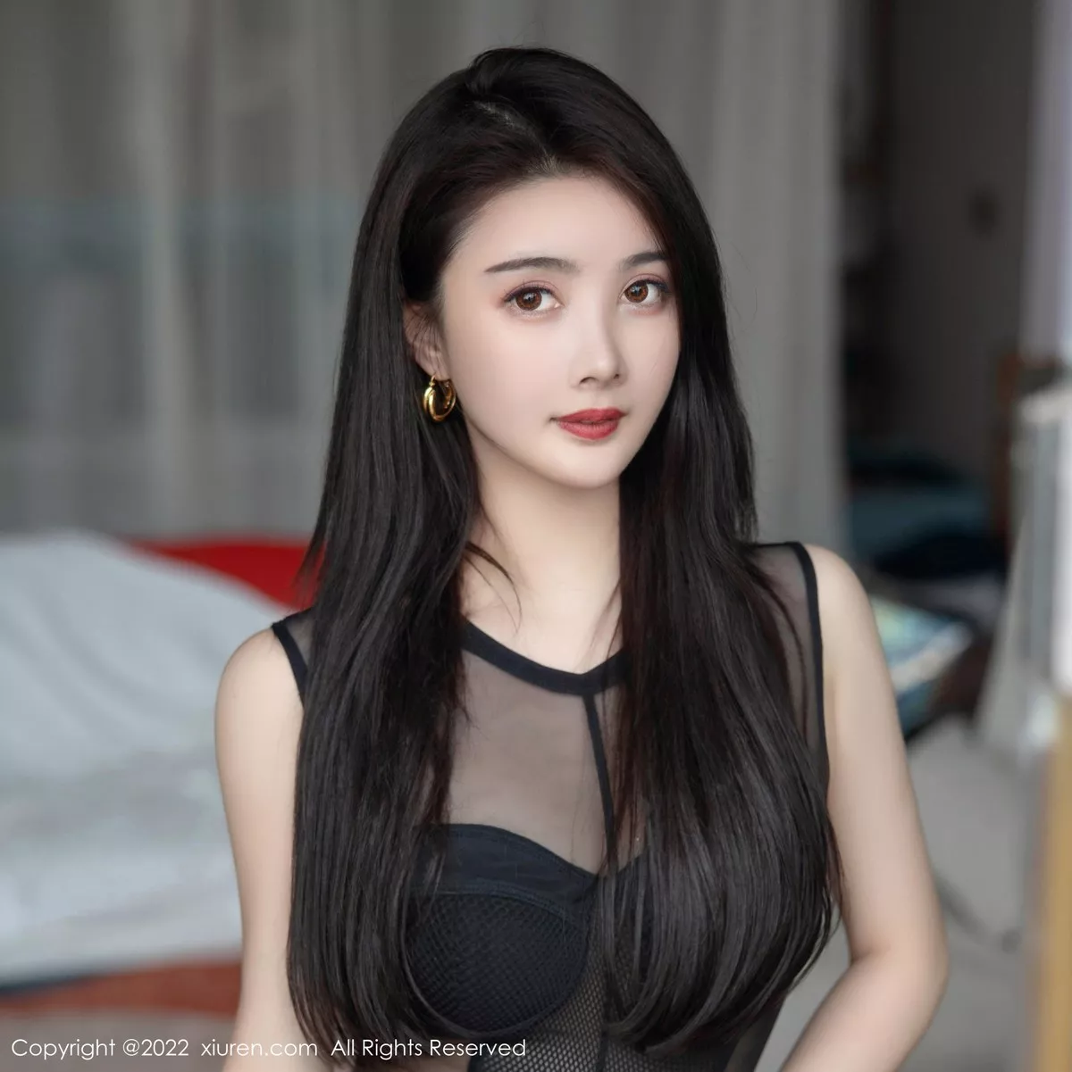 XiuRen第5505期_模特Summer宝宝私房半脱露黑色轻透服饰秀曼妙身姿诱惑写真51P