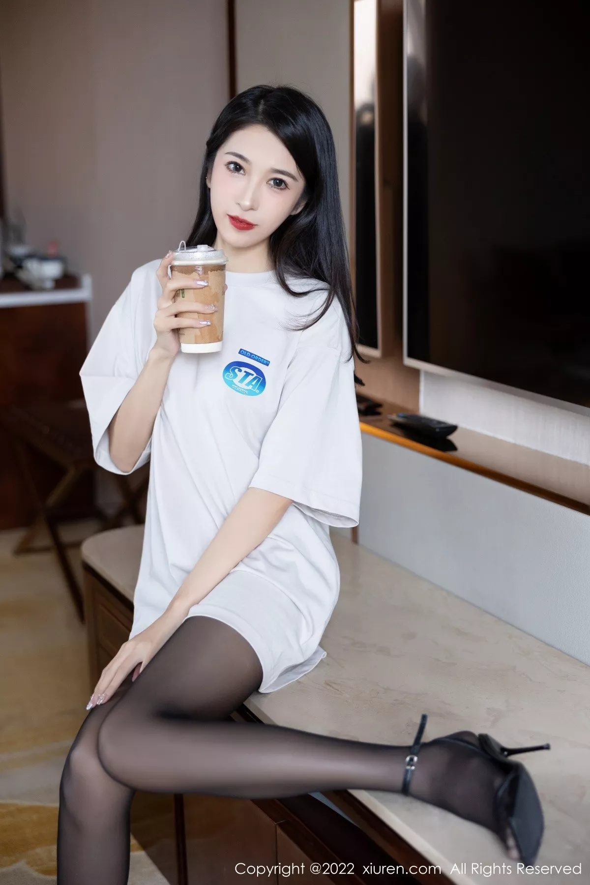 XiuRen第5507期_模特林乐一私房性感白T配超薄无内黑丝秀翘臀美腿诱惑写真80P
