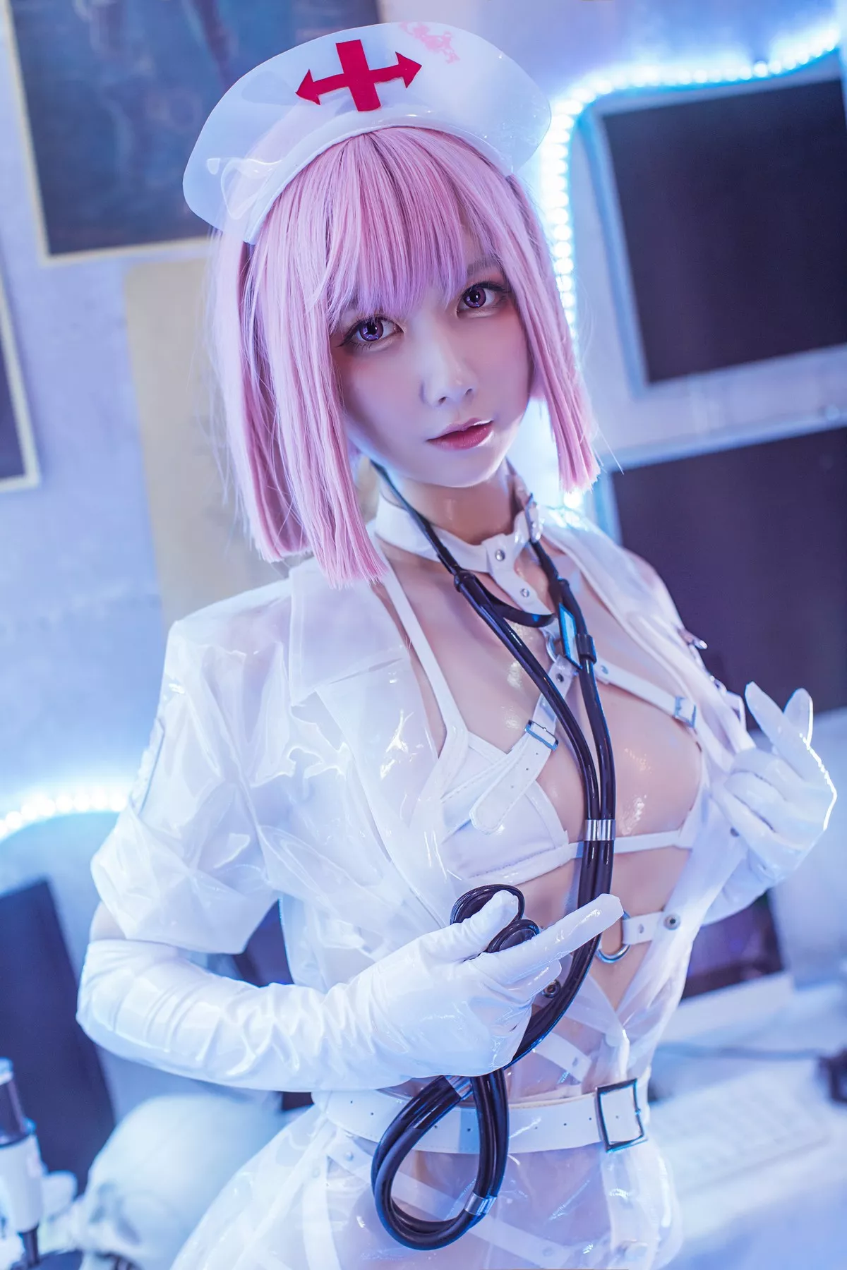 动漫博主izumi泉桃子透明护士主题脱透明胶衣露白色带子情趣服撩人诱惑写真29P