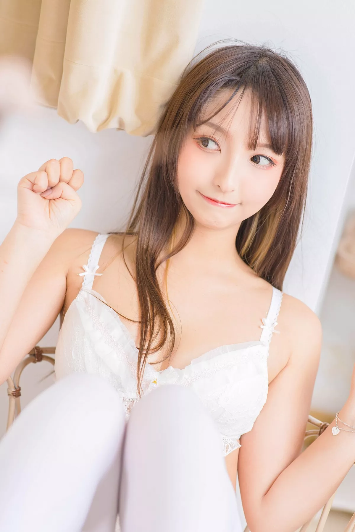 萝莉美女神楽板真冬猫脚女仆主题性感薄透睡衣露白色蕾丝内衣完美诱惑写真150P