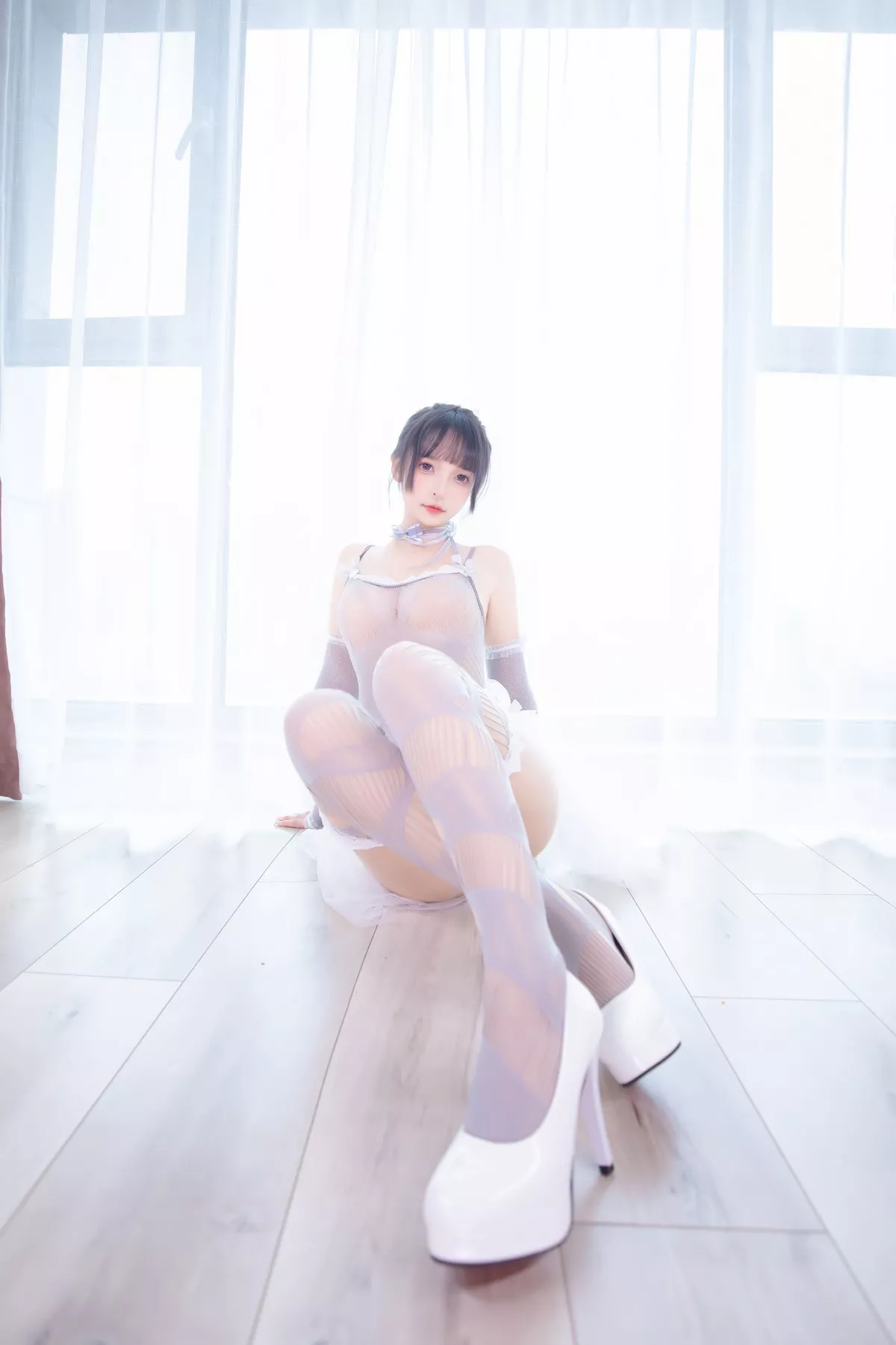 萝莉美女神楽板真冬意乱情迷主题性感灰色薄透连体内衣配超薄肉丝完美诱惑写真75P