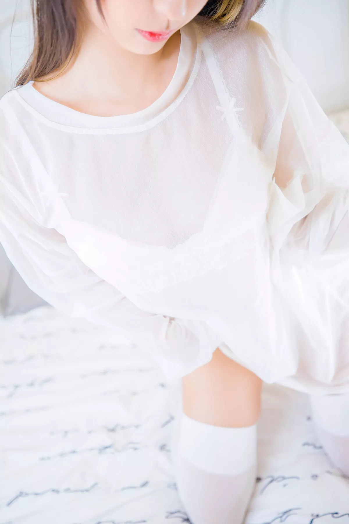 萝莉美女神楽板真冬猫脚女仆主题性感薄透睡衣露白色蕾丝内衣完美诱惑写真150P