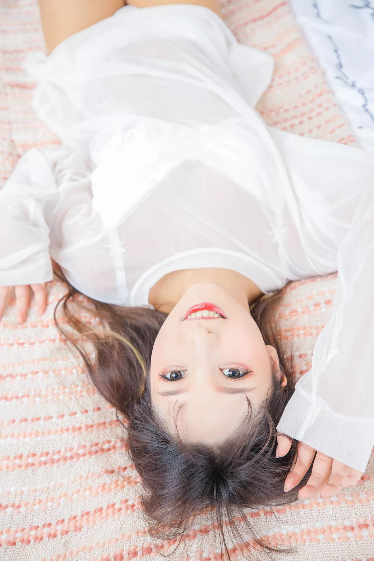 萝莉美女神楽板真冬猫脚女仆主题性感薄透睡衣露白色蕾丝内衣完美诱惑写真150P