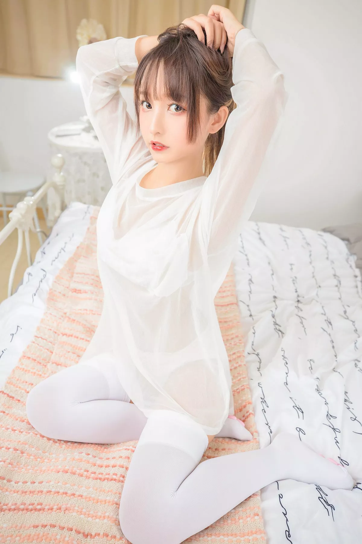 萝莉美女神楽板真冬猫脚女仆主题性感薄透睡衣露白色蕾丝内衣完美诱惑写真150P