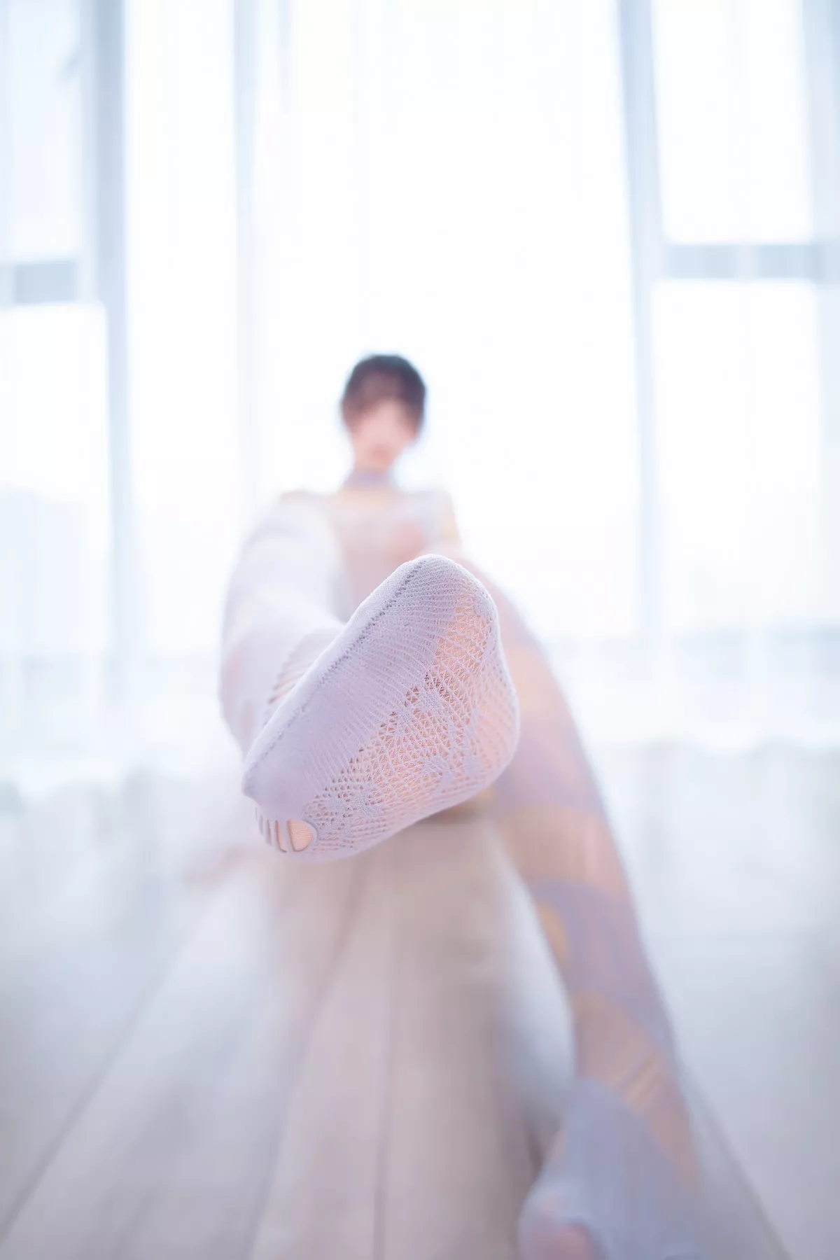 萝莉美女神楽板真冬意乱情迷主题性感灰色薄透连体内衣配超薄肉丝完美诱惑写真75P