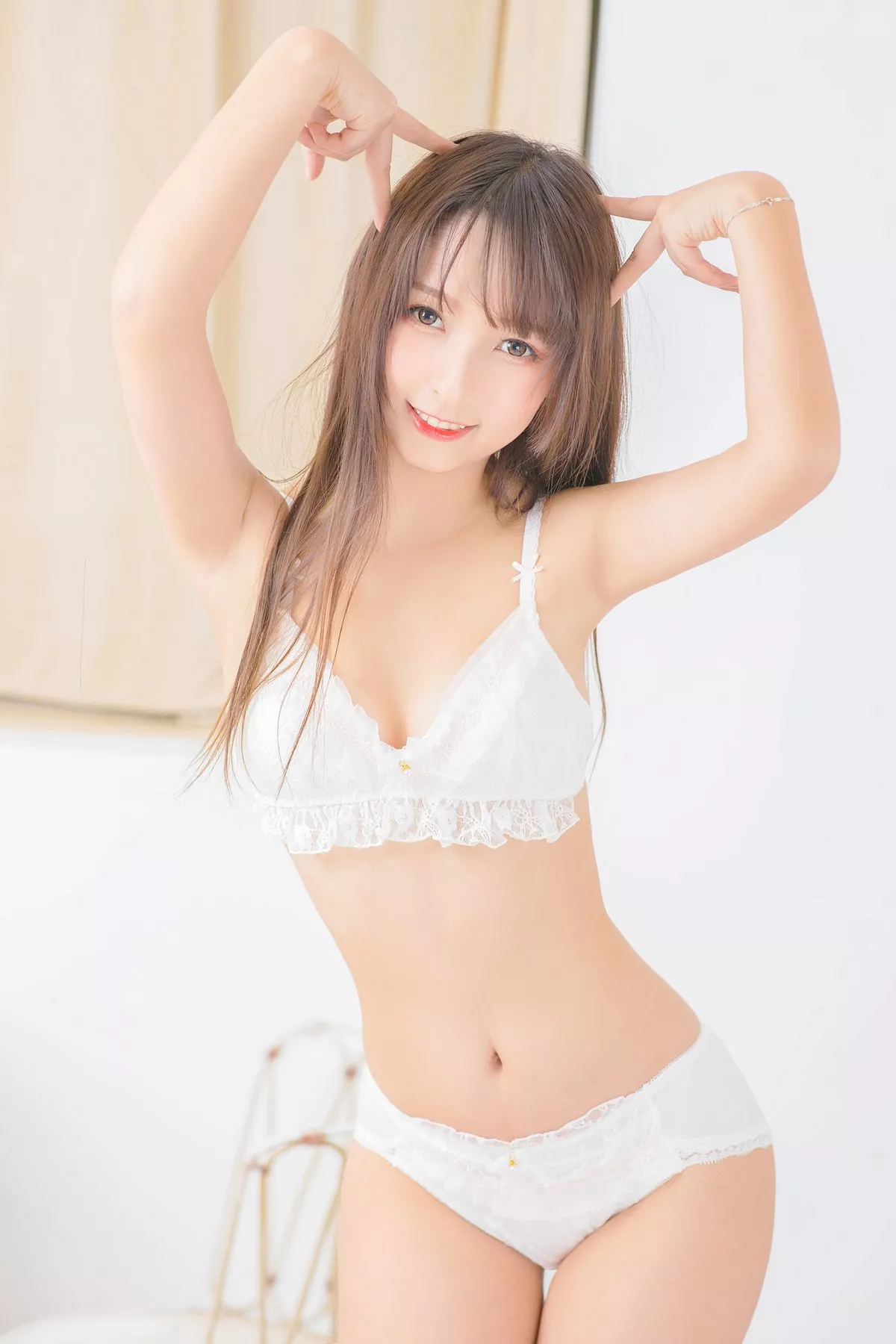 萝莉美女神楽板真冬猫脚女仆主题性感薄透睡衣露白色蕾丝内衣完美诱惑写真150P