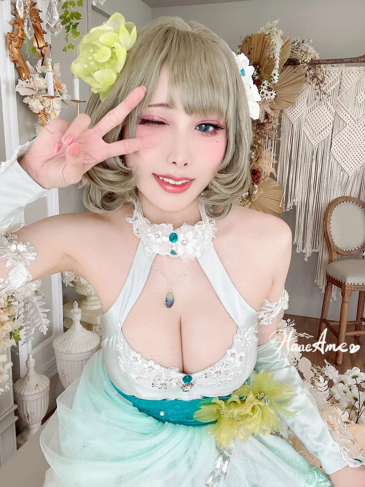 Coser美女雨波_HaneAme偶像大师主题私房性感低胸礼服秀傲人豪乳诱惑写真41P