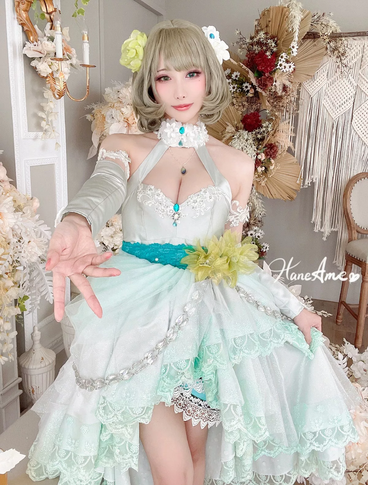 Coser美女雨波_HaneAme偶像大师主题私房性感低胸礼服秀傲人豪乳诱惑写真41P