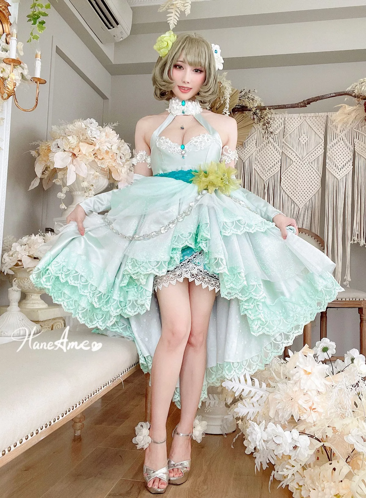 Coser美女雨波_HaneAme偶像大师主题私房性感低胸礼服秀傲人豪乳诱惑写真41P