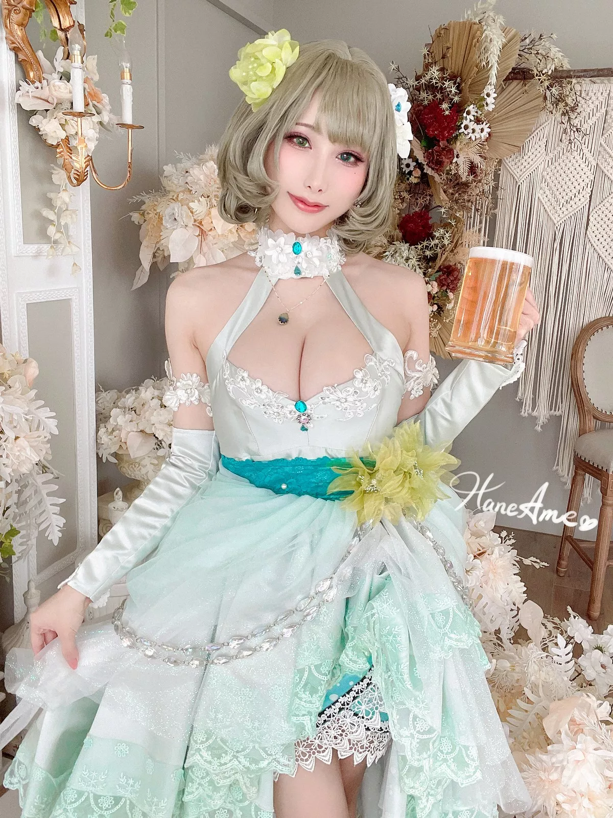 Coser美女雨波_HaneAme偶像大师主题私房性感低胸礼服秀傲人豪乳诱惑写真41P