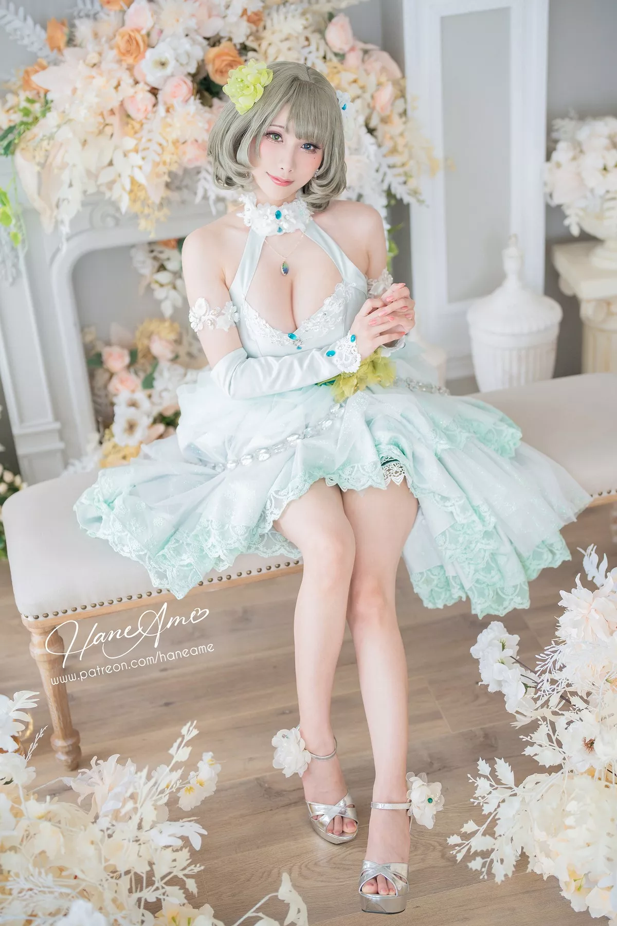 Coser美女雨波_HaneAme偶像大师主题私房性感低胸礼服秀傲人豪乳诱惑写真41P