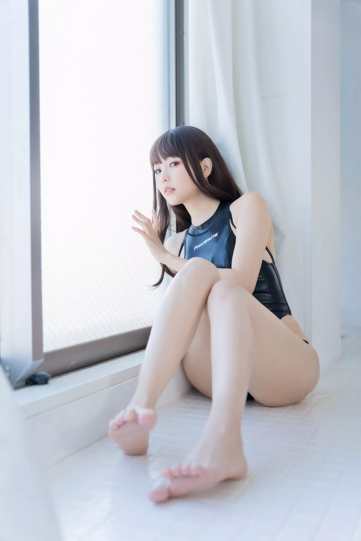 Coser妹子Ely_eee竞泳水手服主题泳池性感黑色连体泳衣湿身秀完美身材诱惑写真73P