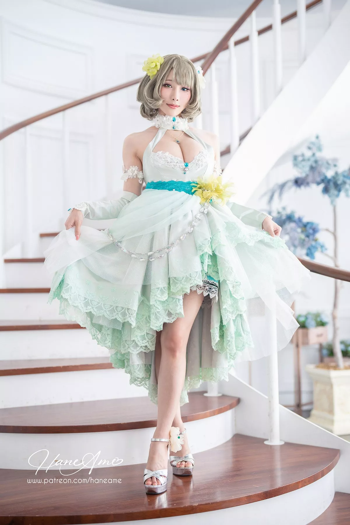 Coser美女雨波_HaneAme偶像大师主题私房性感低胸礼服秀傲人豪乳诱惑写真41P