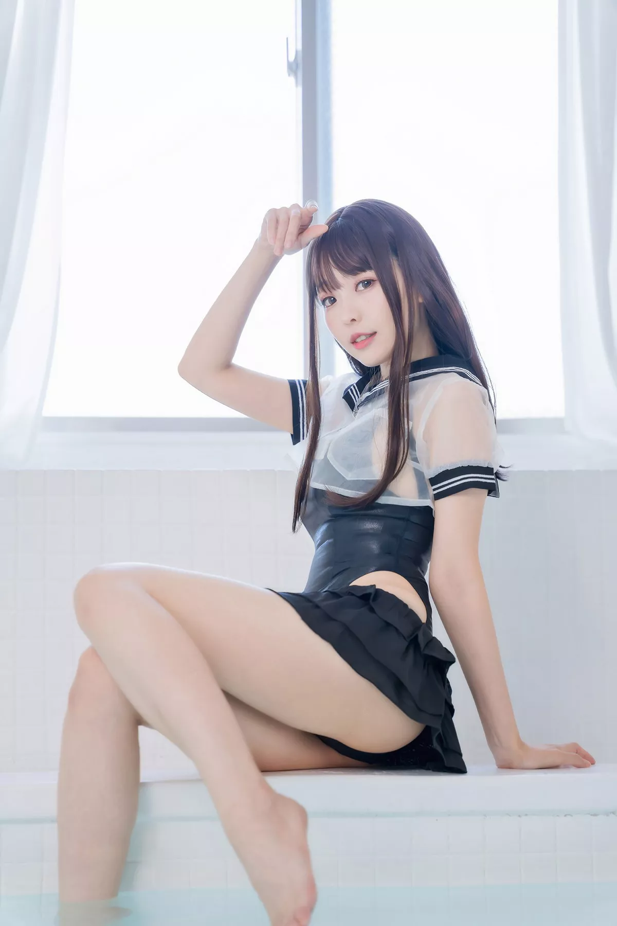 Coser妹子Ely_eee竞泳水手服主题泳池性感黑色连体泳衣湿身秀完美身材诱惑写真73P