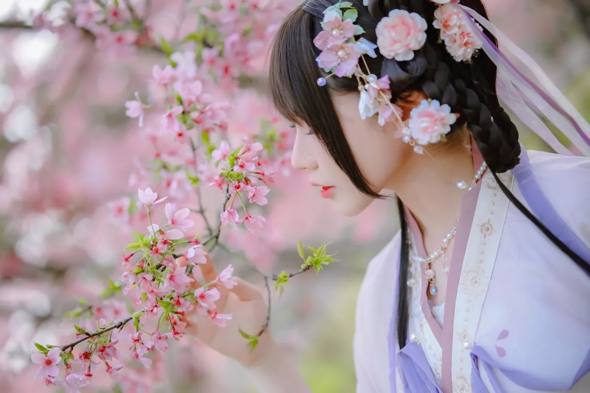 网络美女Nyako喵子花神祈愿主题户外樱花树下性感古典服饰靓丽迷人写真52P