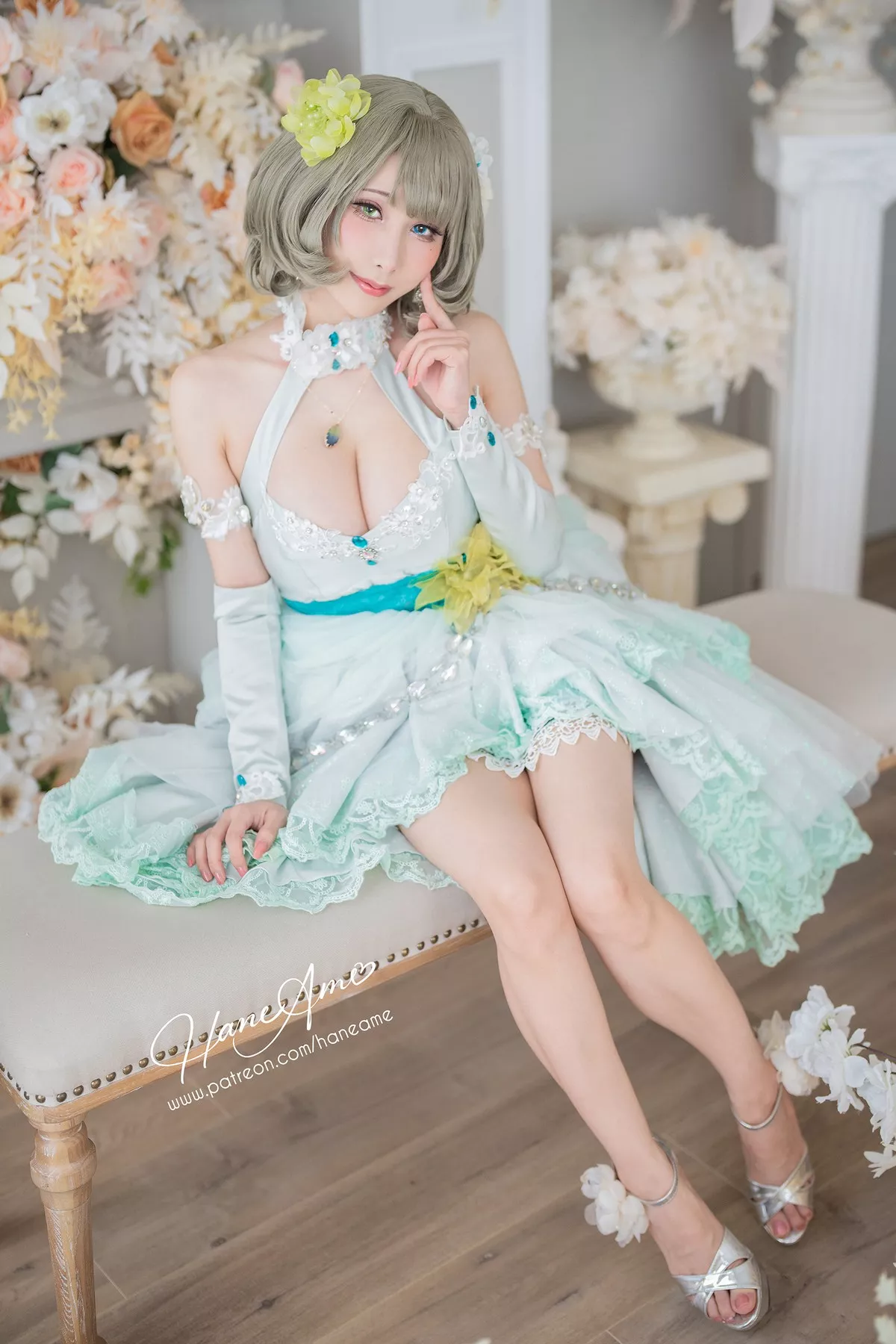 Coser美女雨波_HaneAme偶像大师主题私房性感低胸礼服秀傲人豪乳诱惑写真41P
