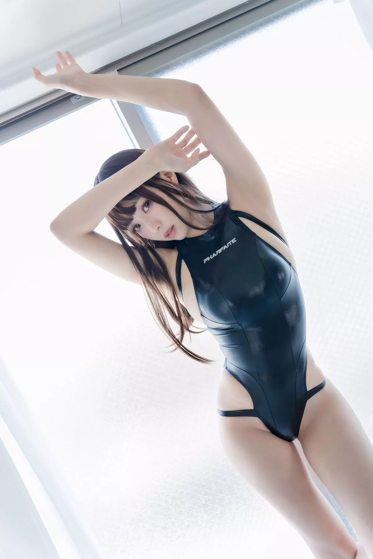 Coser妹子Ely_eee竞泳水手服主题泳池性感黑色连体泳衣湿身秀完美身材诱惑写真73P