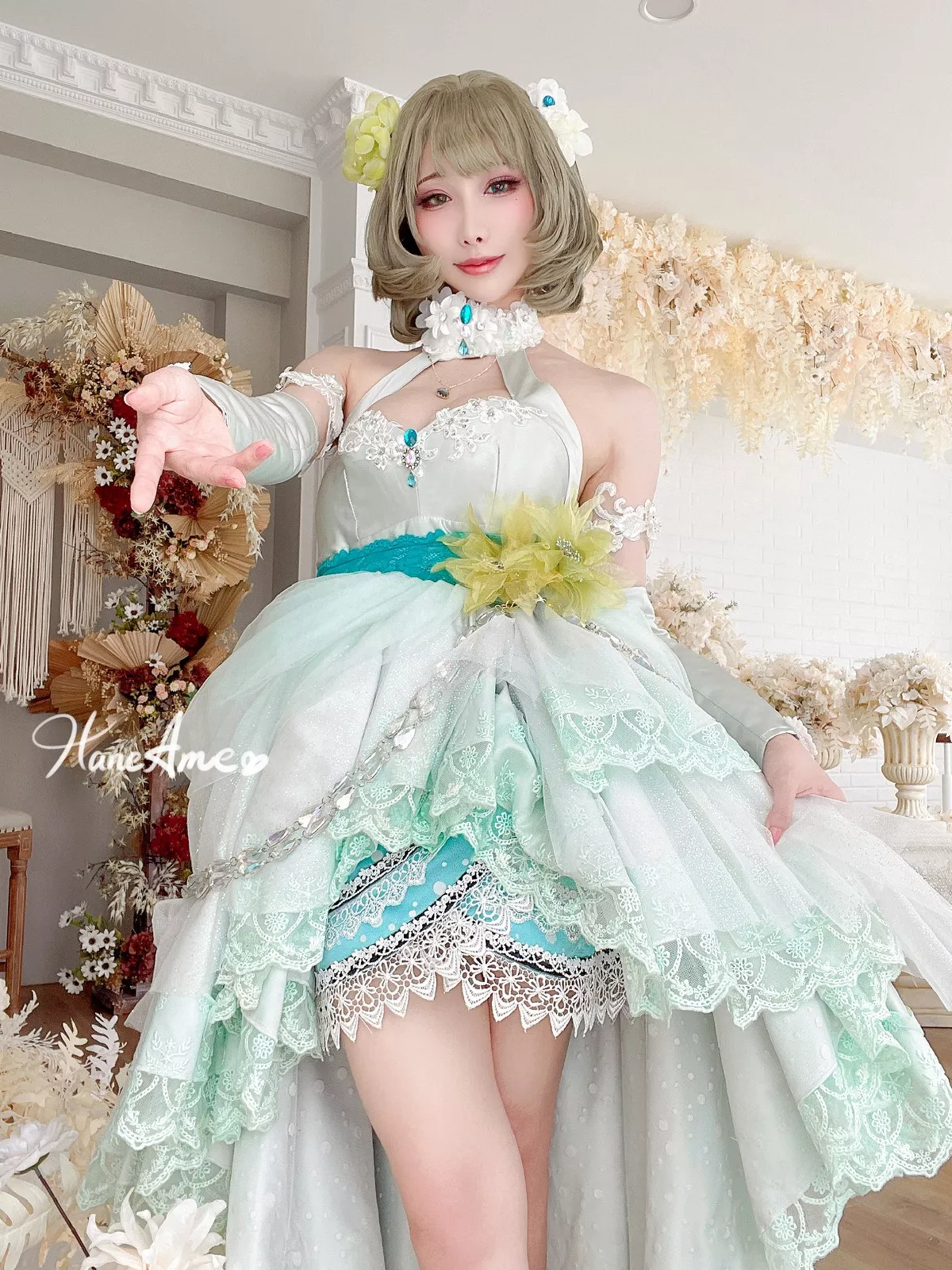 Coser美女雨波_HaneAme偶像大师主题私房性感低胸礼服秀傲人豪乳诱惑写真41P