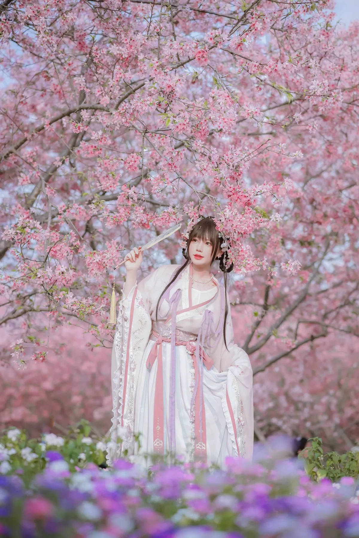 网络美女Nyako喵子花神祈愿主题户外樱花树下性感古典服饰靓丽迷人写真52P
