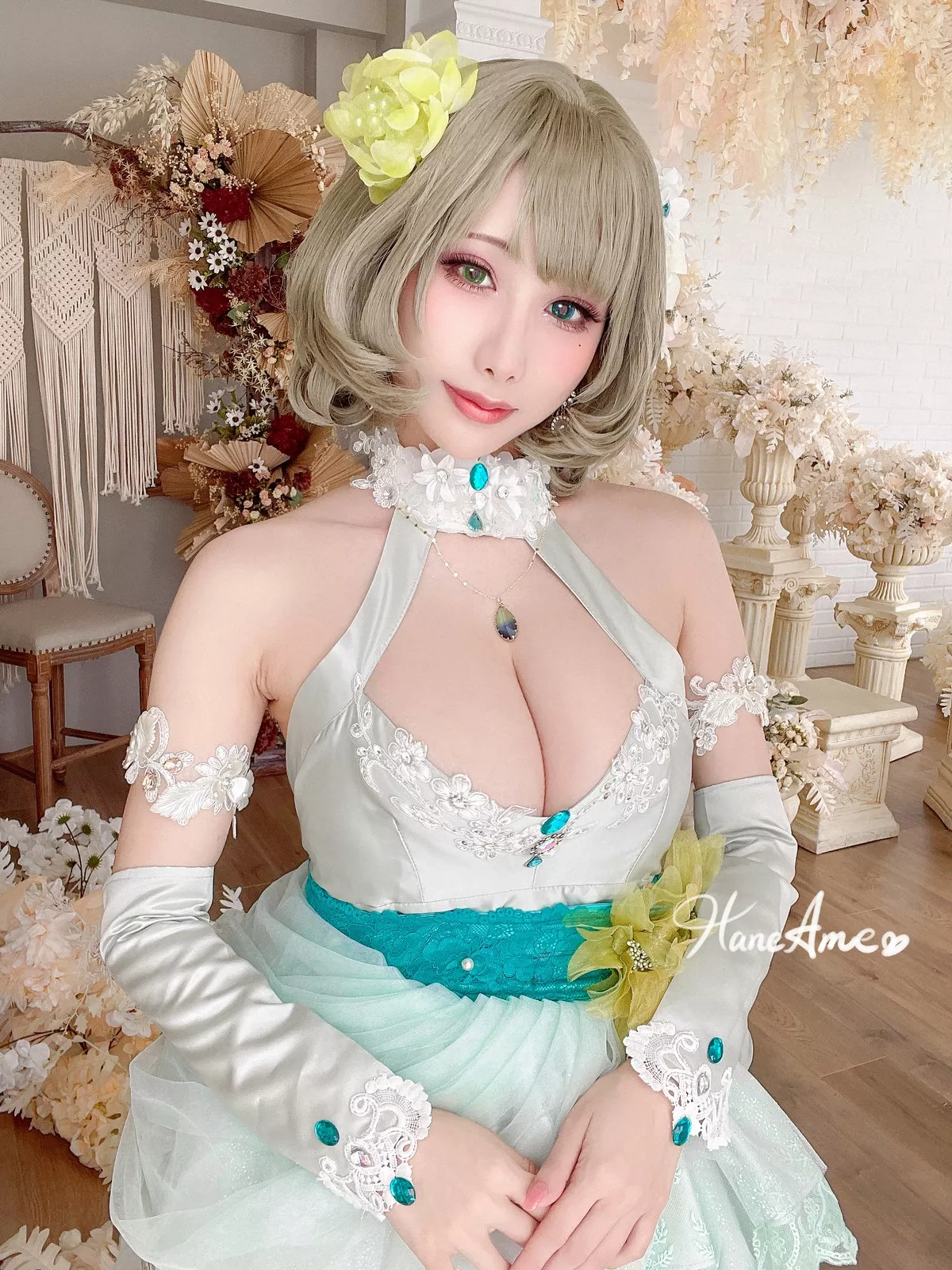 Coser美女雨波_HaneAme偶像大师主题私房性感低胸礼服秀傲人豪乳诱惑写真41P