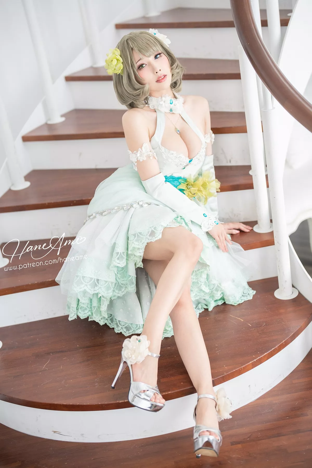 Coser美女雨波_HaneAme偶像大师主题私房性感低胸礼服秀傲人豪乳诱惑写真41P