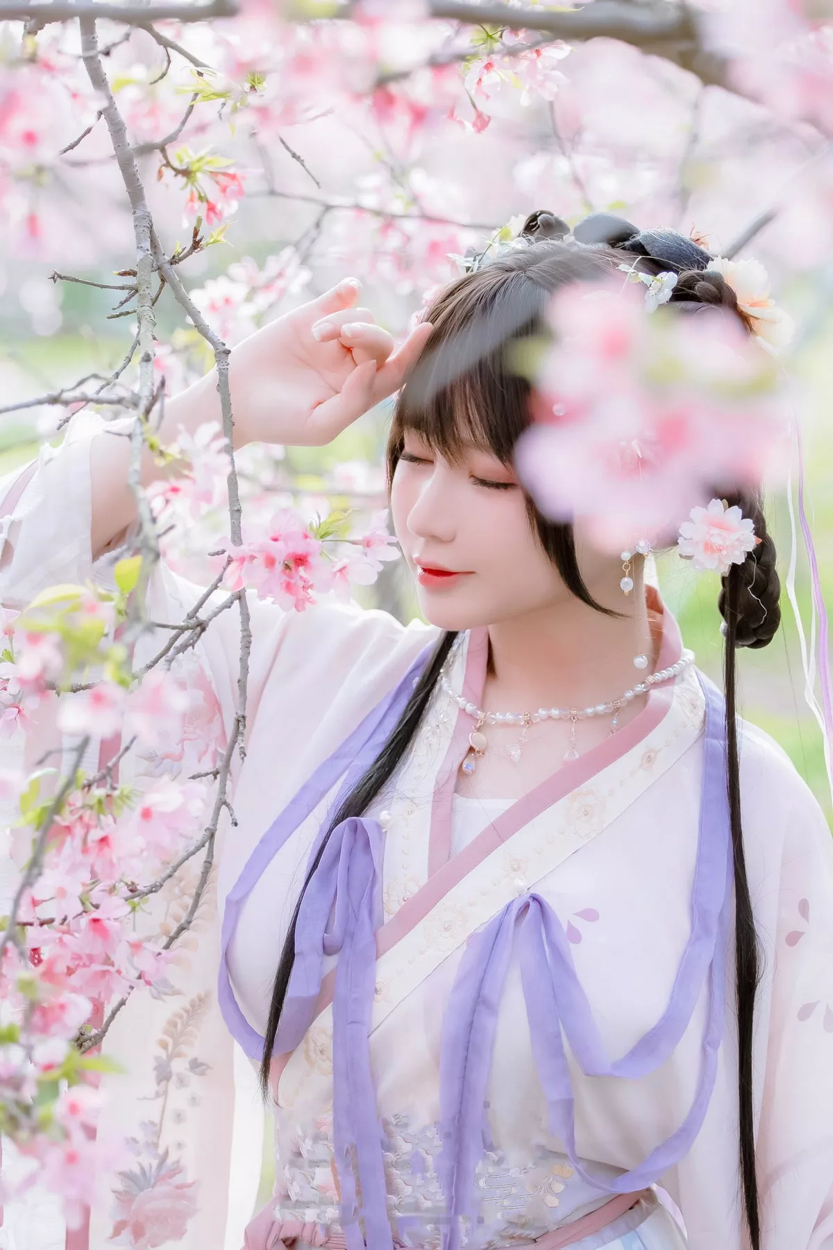 网络美女Nyako喵子花神祈愿主题户外樱花树下性感古典服饰靓丽迷人写真52P