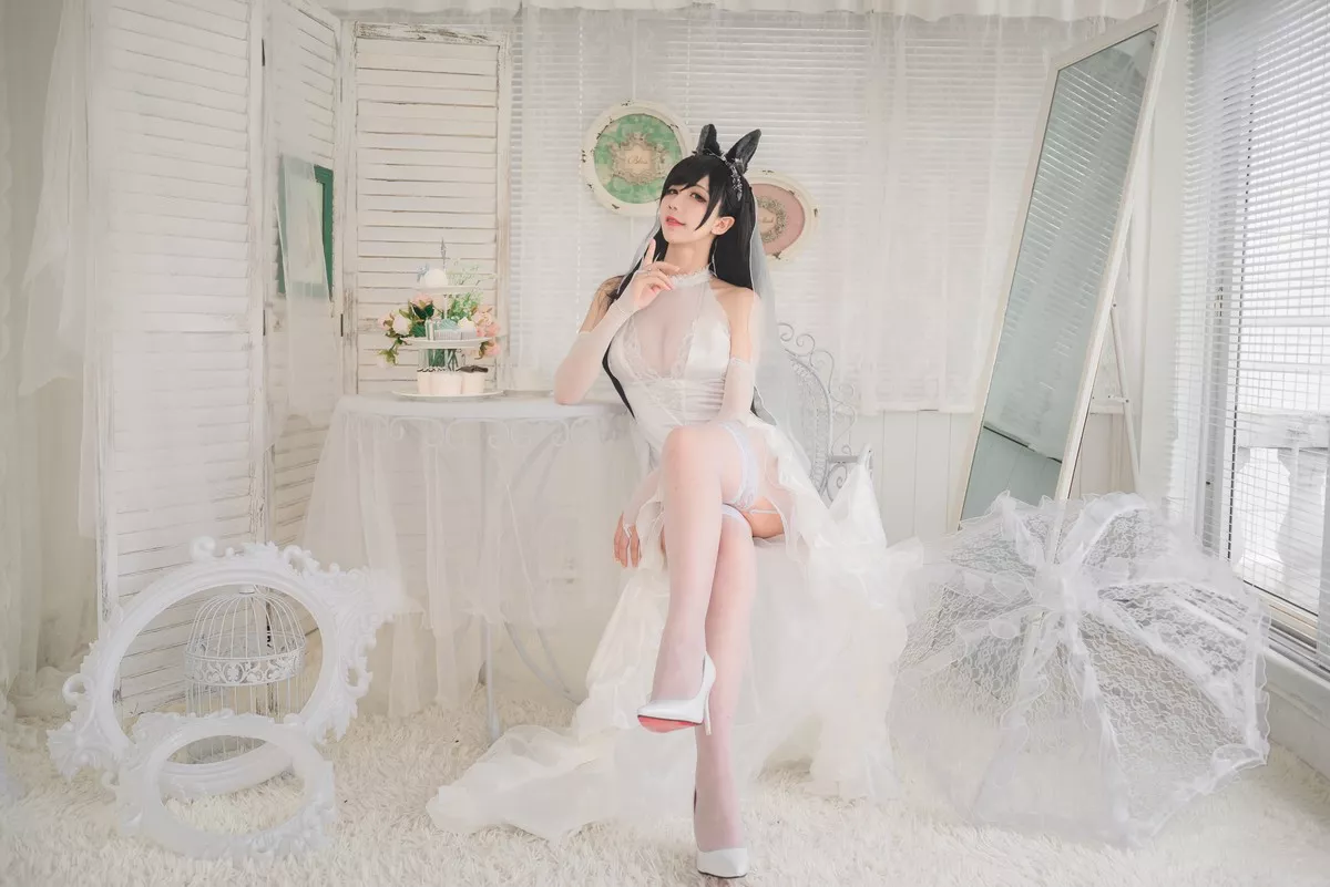 动漫博主九曲Jean爱宕婚纱主题性感白色薄透婚纱配白色蕾丝吊袜迷人诱惑写真41P