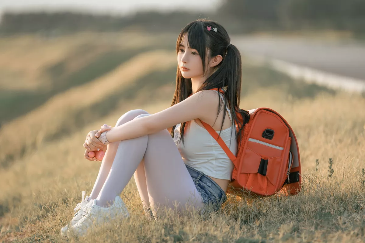 网络美女桜井宁宁小红包主题户外真空短上衣配牛仔短裤半脱秀惹火身材诱惑写真71P