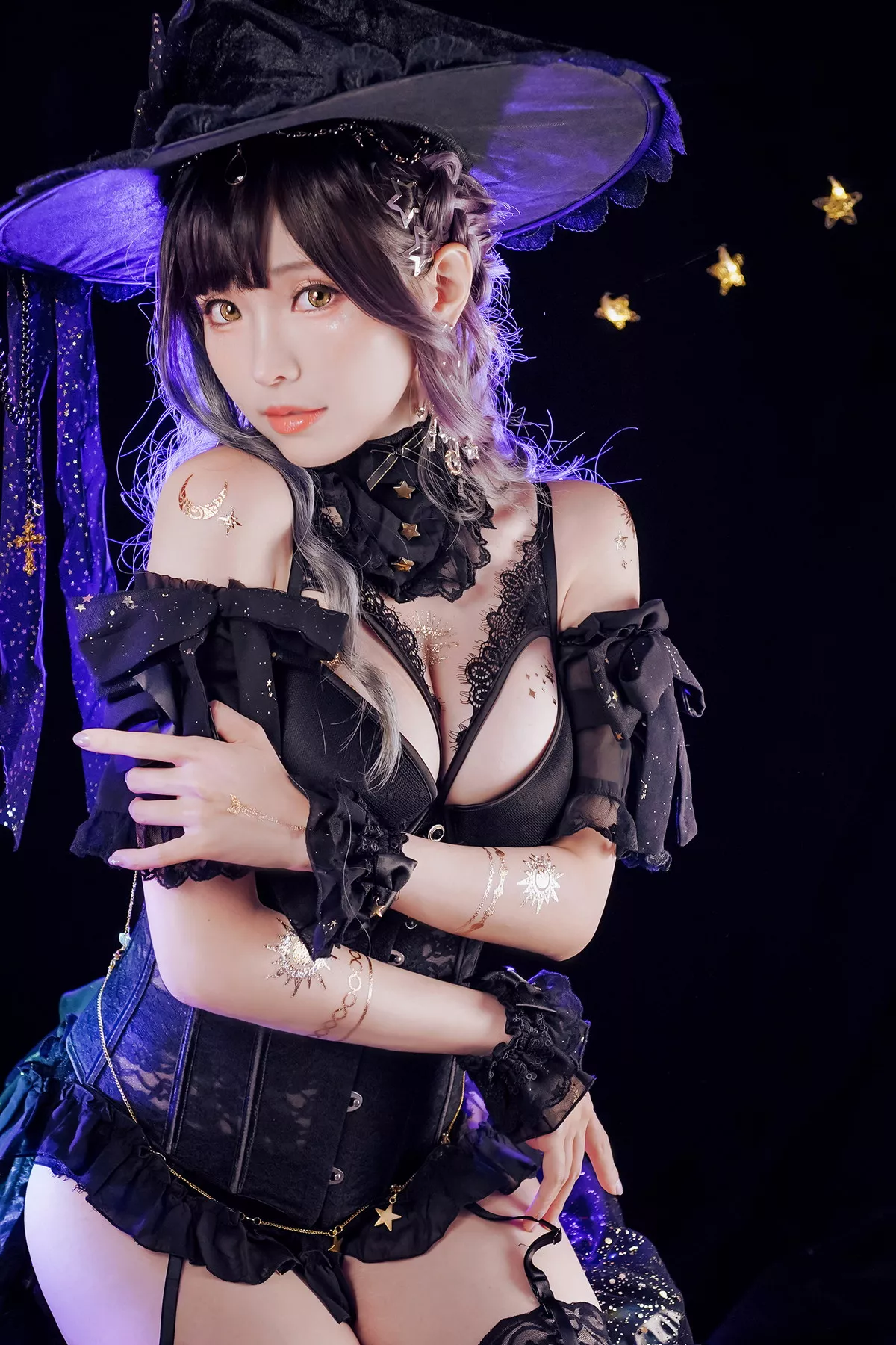 Coser妹子Ely_eee-Astrology Witch主题性感黑色塑身内衣配黑丝吊袜诱惑写真33P