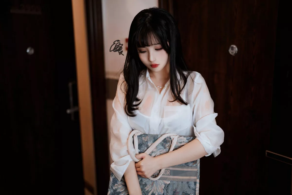 网络美女凉凉子&面饼仙儿OL百合主题私房性感姐妹花床上黑色内衣撩人诱惑写真51P