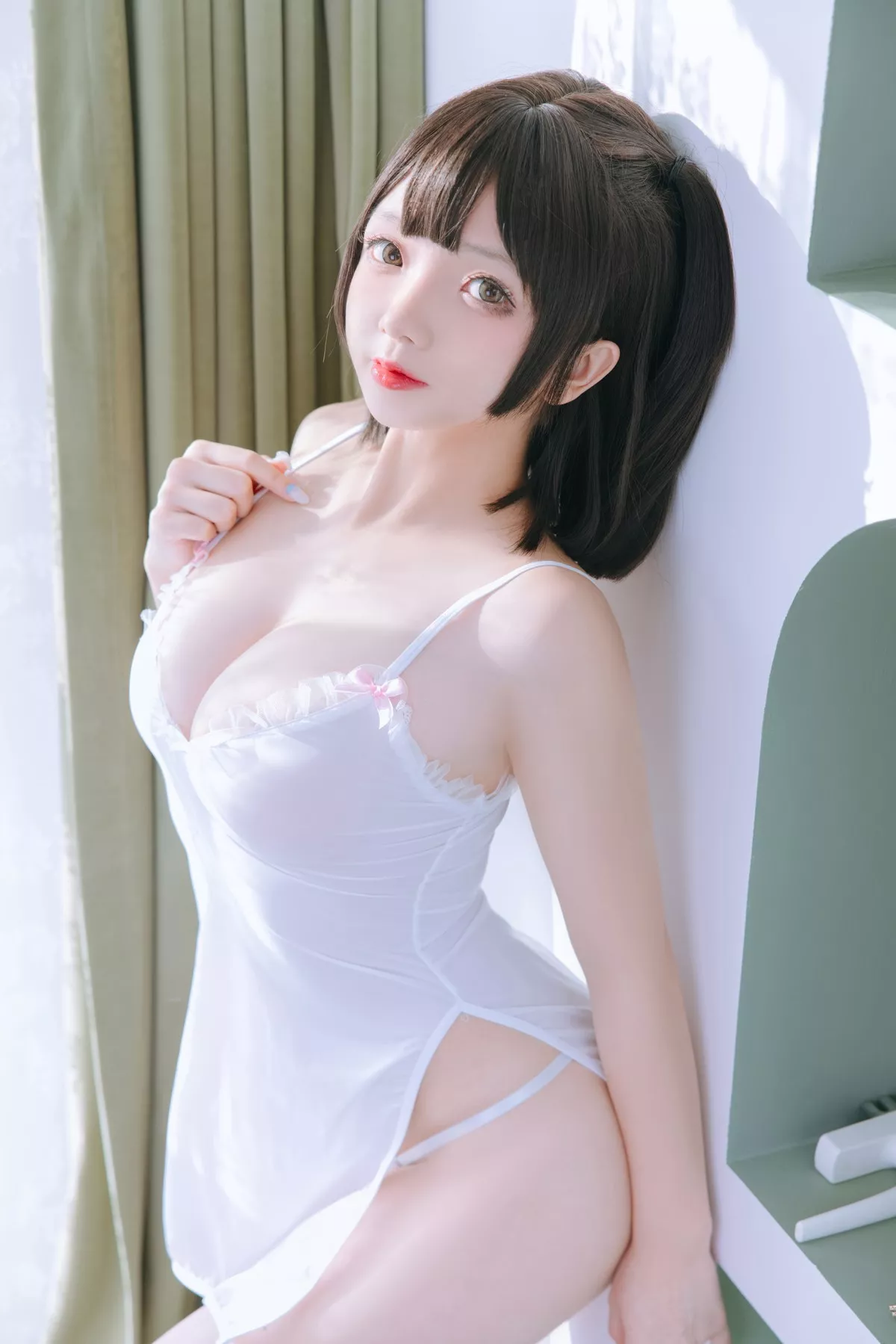 Cosplay美女日奈娇湿身小白裙主题性感白色吊带配丁字裤秀丰乳肥臀诱惑写真91P