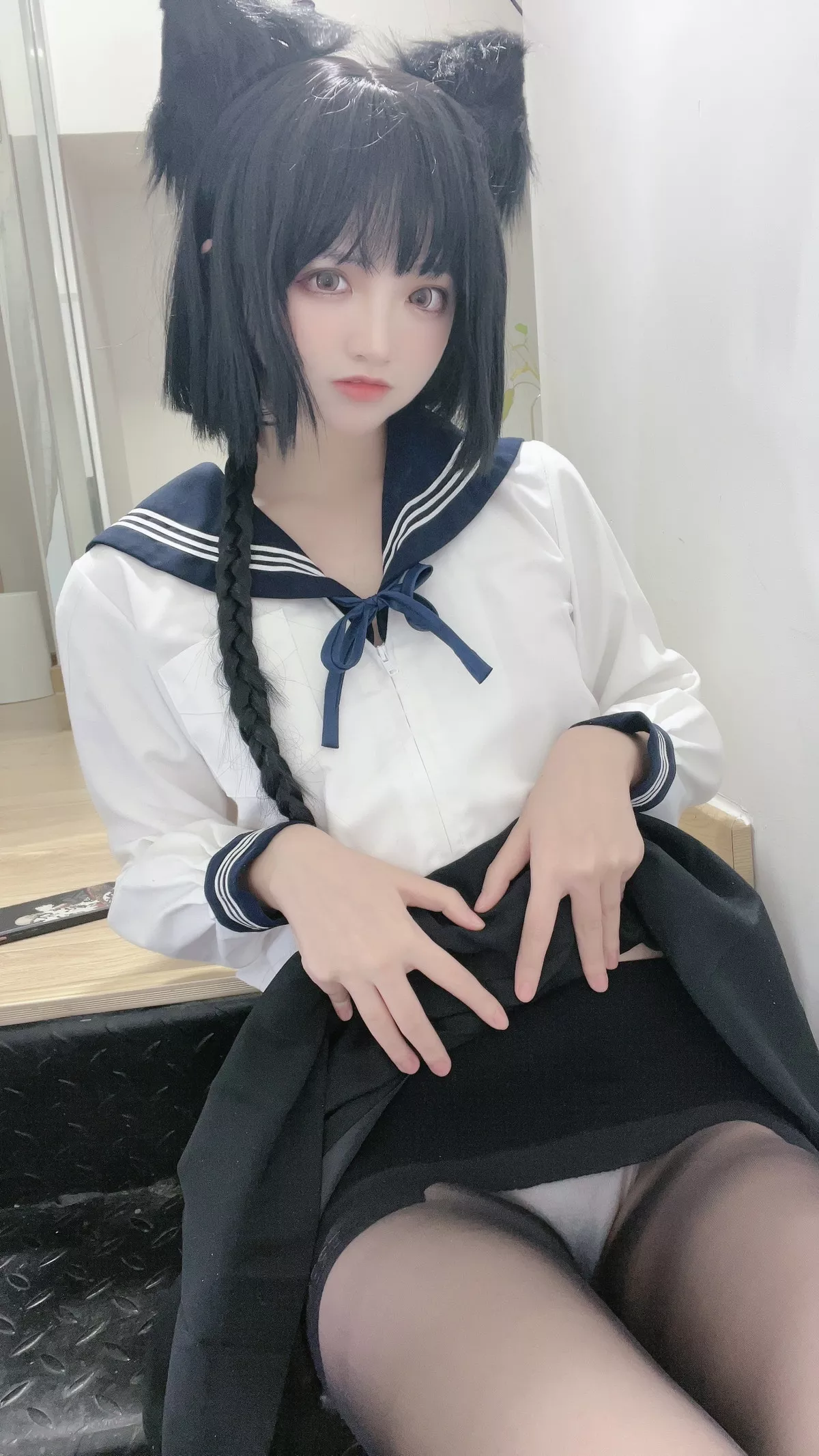 网络美女疯猫ss制服少女主题私房性感学生制服配超薄黑丝秀翘臀美腿诱惑写真80P