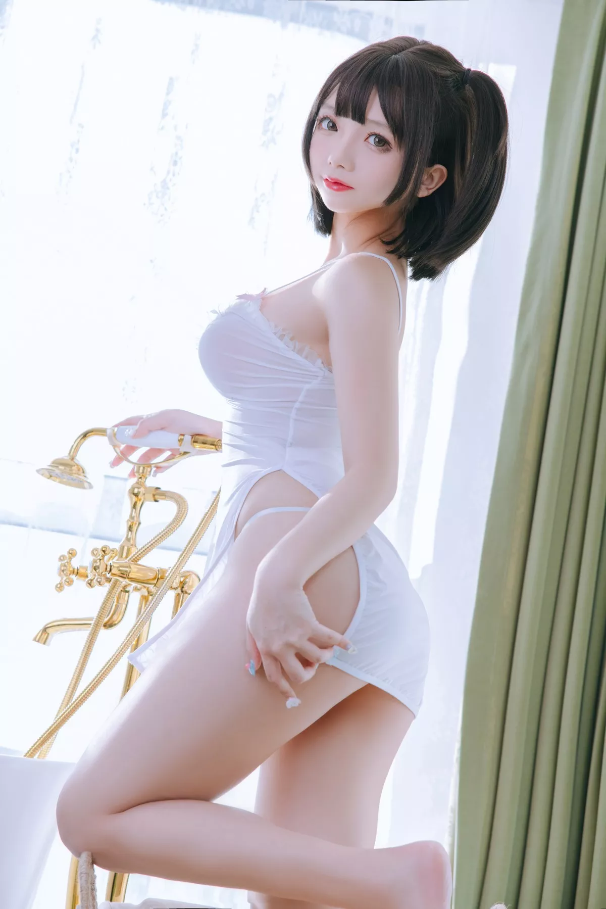 Cosplay美女日奈娇湿身小白裙主题性感白色吊带配丁字裤秀丰乳肥臀诱惑写真91P