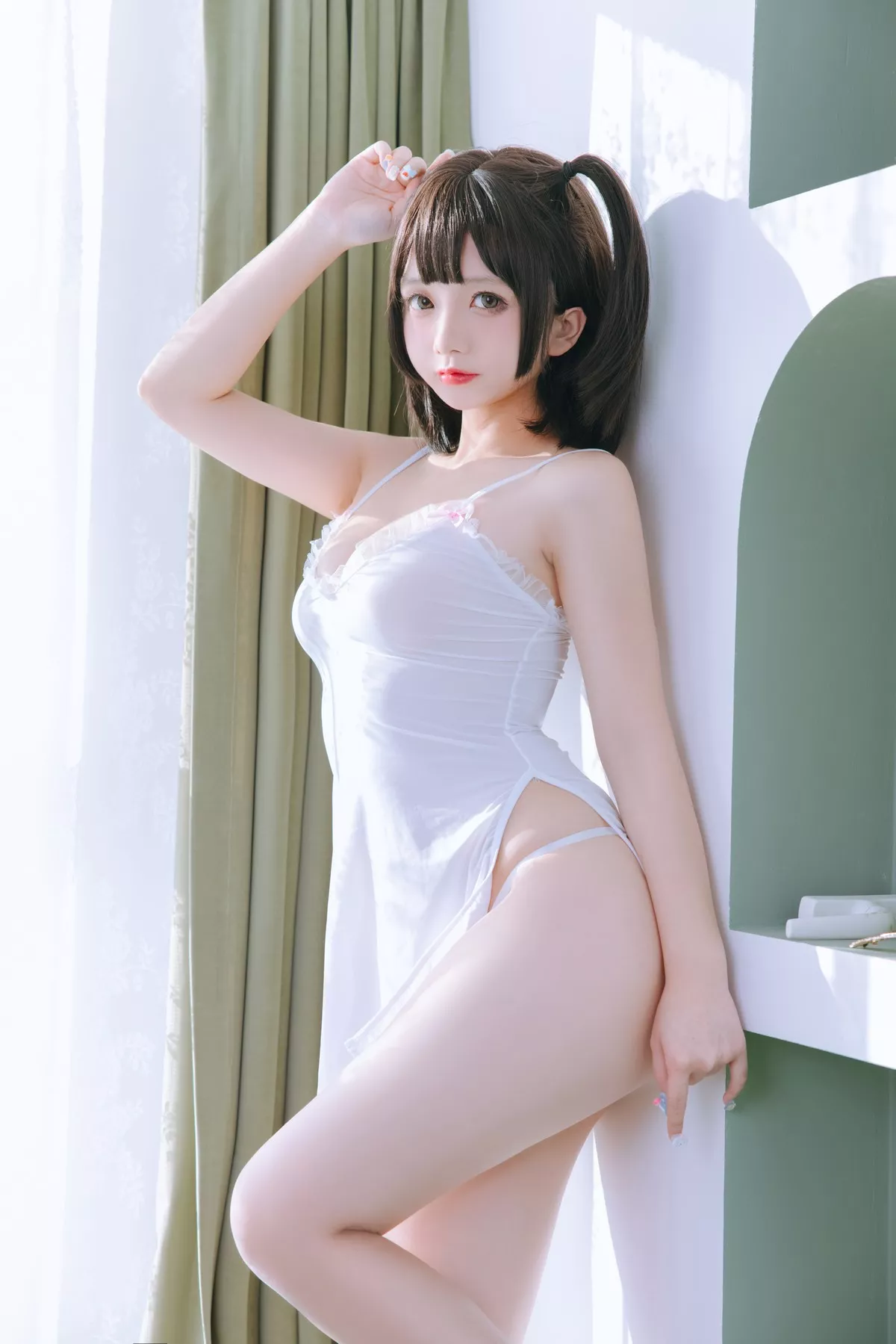 Cosplay美女日奈娇湿身小白裙主题性感白色吊带配丁字裤秀丰乳肥臀诱惑写真91P