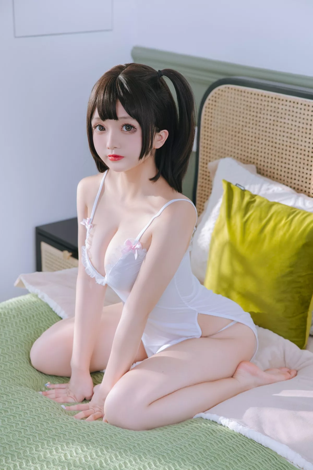 Cosplay美女日奈娇湿身小白裙主题性感白色吊带配丁字裤秀丰乳肥臀诱惑写真91P