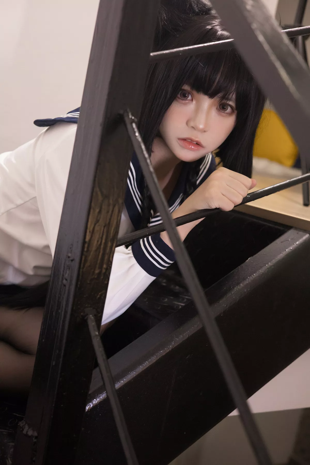 网络美女疯猫ss制服少女主题私房性感学生制服配超薄黑丝秀翘臀美腿诱惑写真80P