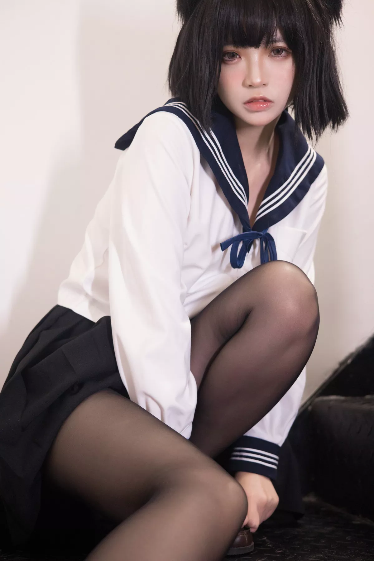 网络美女疯猫ss制服少女主题私房性感学生制服配超薄黑丝秀翘臀美腿诱惑写真80P