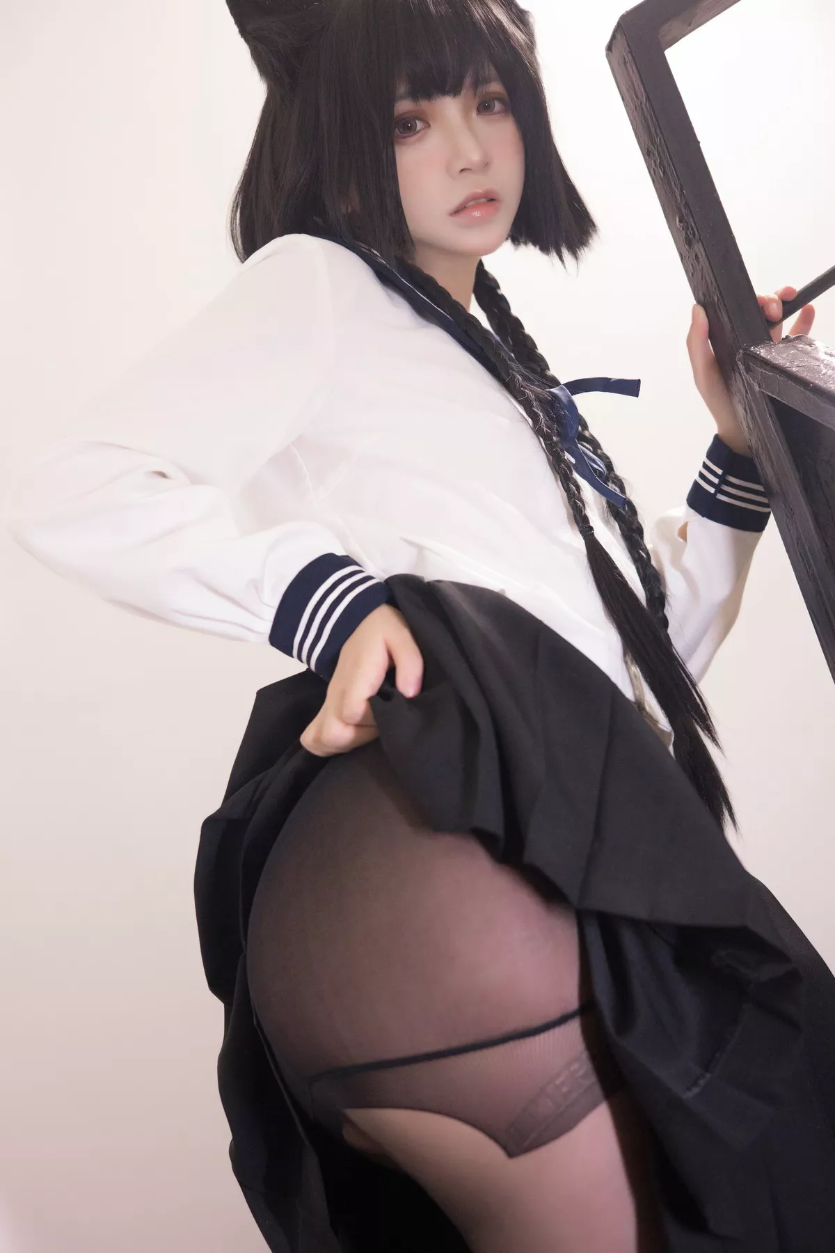 网络美女疯猫ss制服少女主题私房性感学生制服配超薄黑丝秀翘臀美腿诱惑写真80P