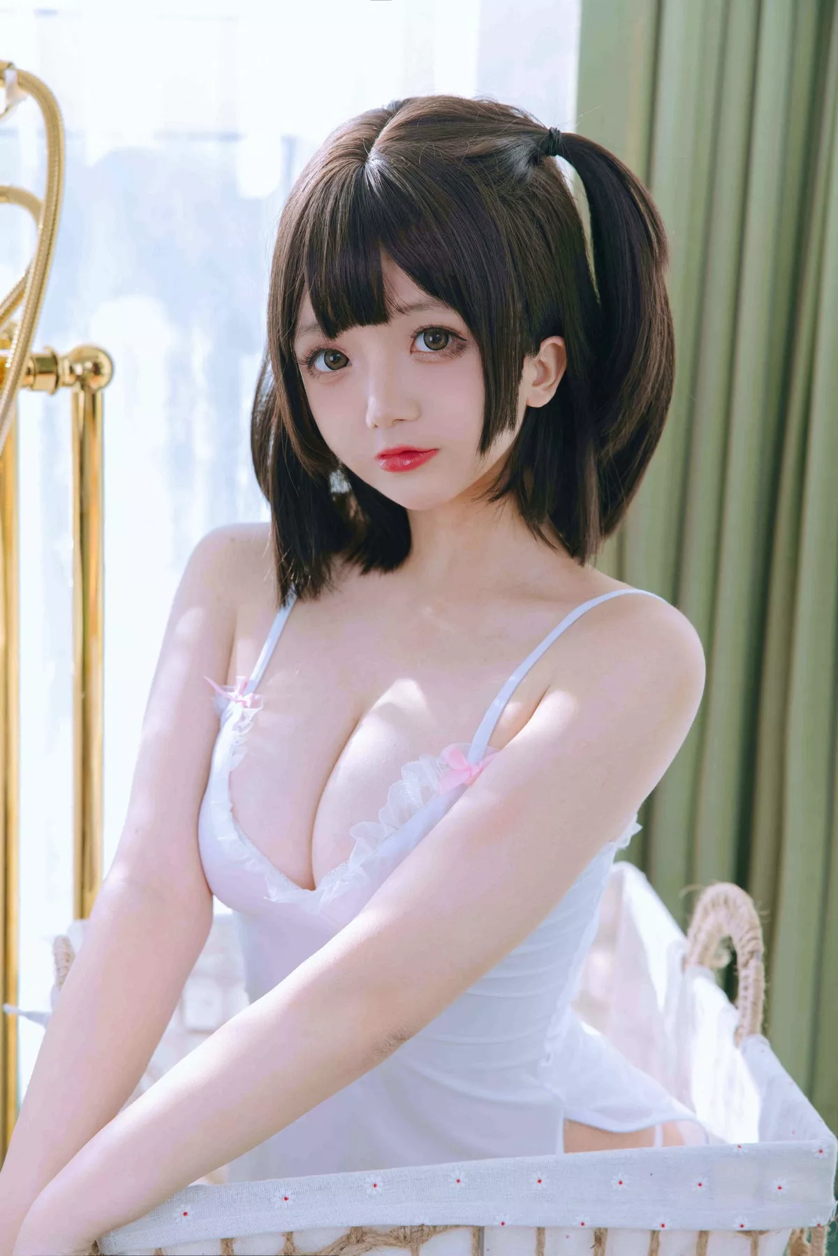 Cosplay美女日奈娇湿身小白裙主题性感白色吊带配丁字裤秀丰乳肥臀诱惑写真91P