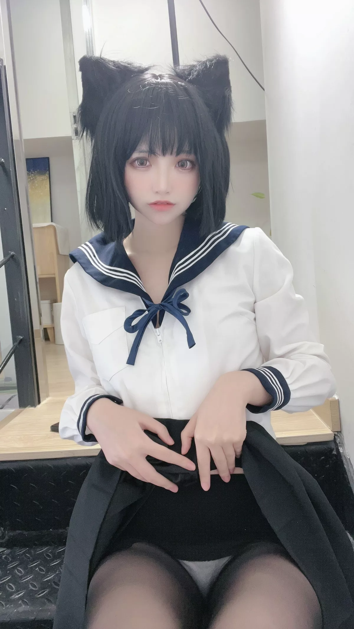 网络美女疯猫ss制服少女主题私房性感学生制服配超薄黑丝秀翘臀美腿诱惑写真80P