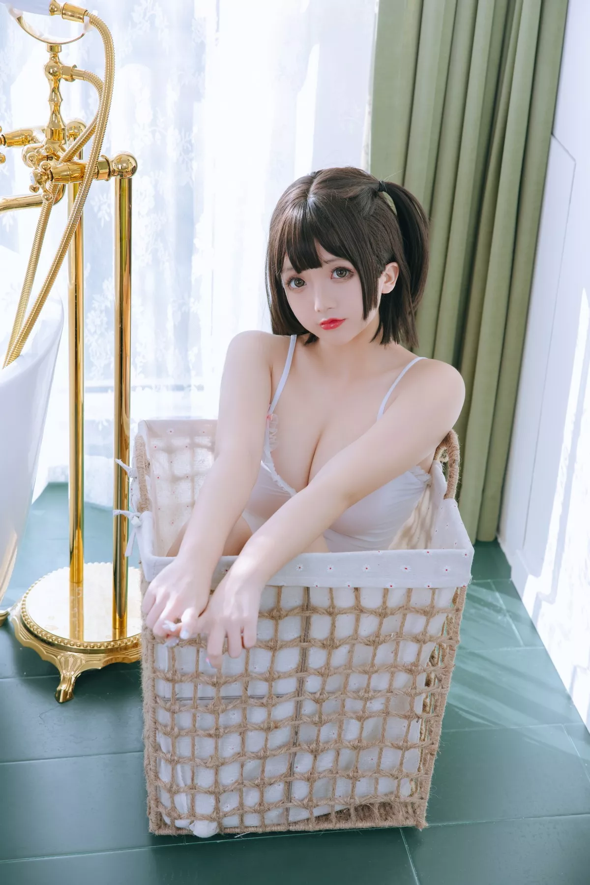 Cosplay美女日奈娇湿身小白裙主题性感白色吊带配丁字裤秀丰乳肥臀诱惑写真91P