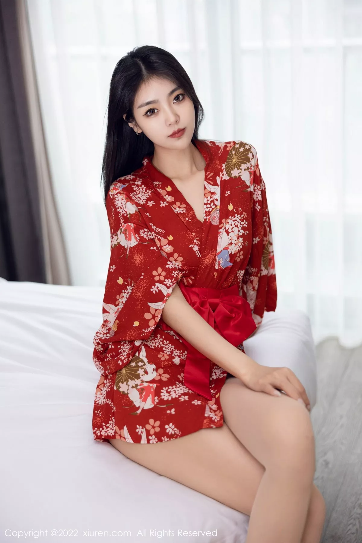 XiuRen第5736_模特可乐Vicky红色图案服饰配超薄无内肉丝秀翘臀美腿诱惑写真53P