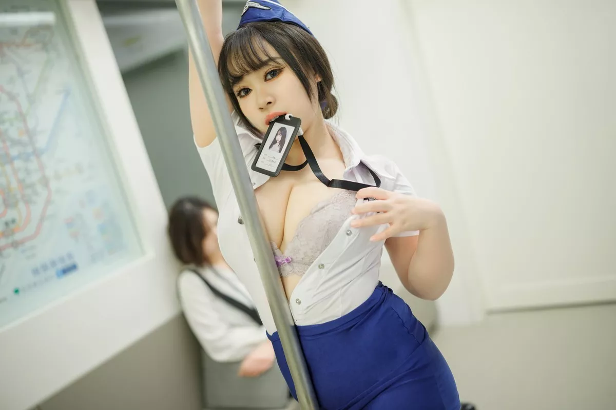 网络美女yuuhui玉汇＆胡桃猫电车主题性感服饰配开档丝袜秀惹火身材诱惑写真164P