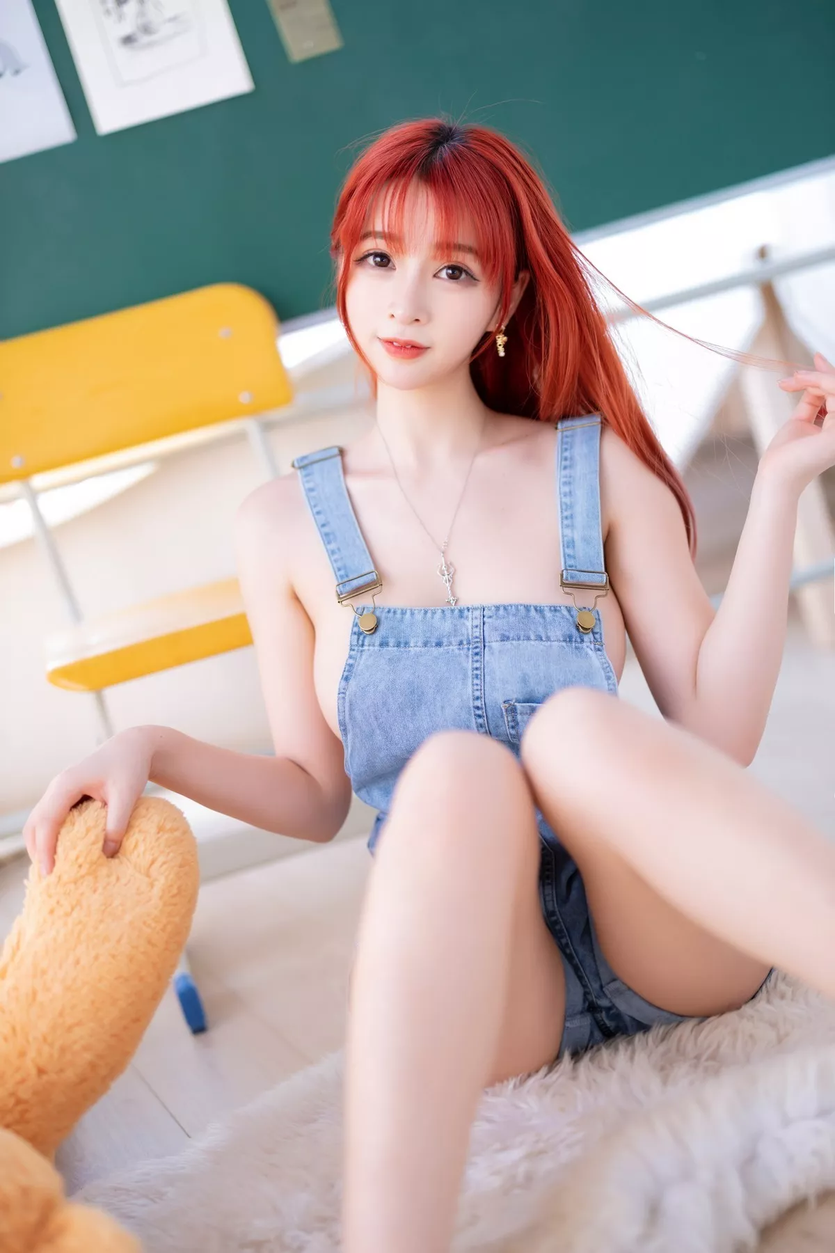 网络美女叉子宝宝背带裤主题私房性感真空牛仔背带裤侧露豪乳惹火诱惑写真36P