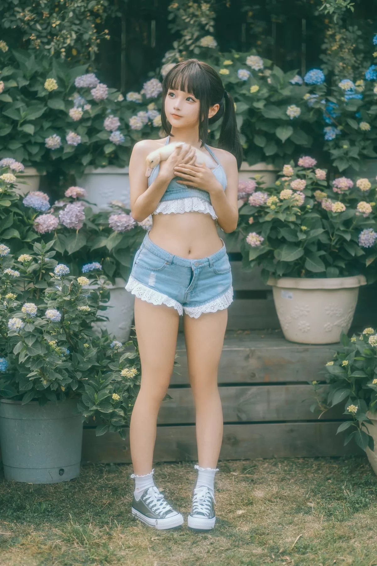 动漫博主蠢沫沫大巴车主题户外废旧大巴车全脱露豪乳翘臀遮点极致诱惑写真130P